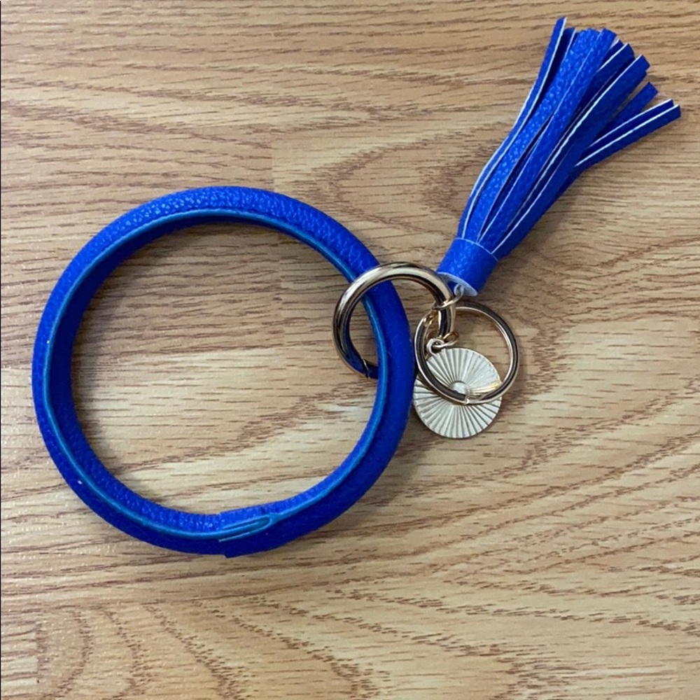 Keychain wristlet
